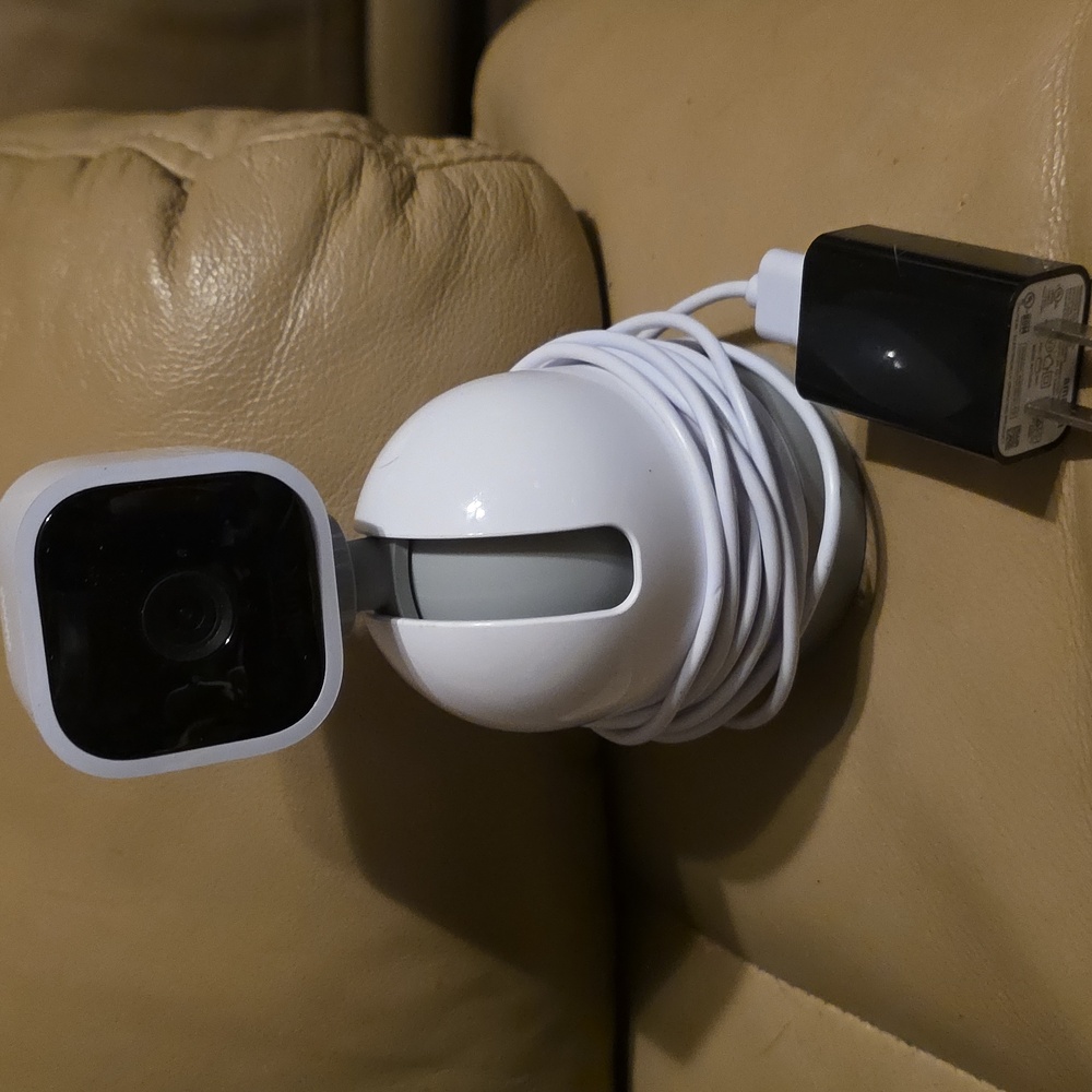 Blink Mini Pan-tilt Indoor Camera